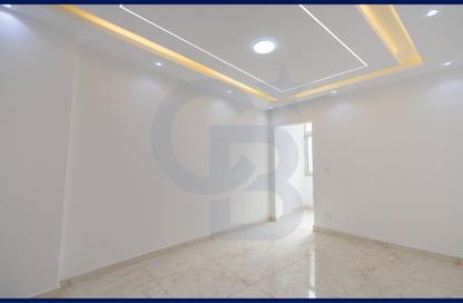 شقة - 2 - 1 للبيع في شارع إسكندر إبراهيم - ميامي - حي اول المنتزة - الاسكندرية شقة - 2 - 1 للبيع في شارع إسكندر إبراهيم - ميامي - حي اول المنتزة - الاسكندرية