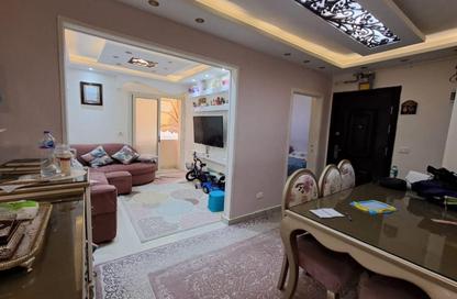 Apartment - 2 Bedrooms - 1 Bathroom for sale in Adfo St. - Ibrahimia - Hay Wasat - Alexandria