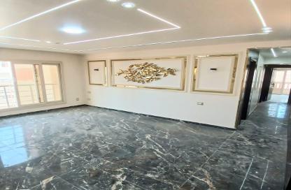 Apartment - 3 Bedrooms - 2 Bathrooms for sale in Sidi Beshr Mosque St. - Sidi Beshr - Hay Awal El Montazah - Alexandria