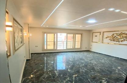 Apartment - 3 Bedrooms - 2 Bathrooms for sale in Sidi Beshr Mosque St. - Sidi Beshr - Hay Awal El Montazah - Alexandria