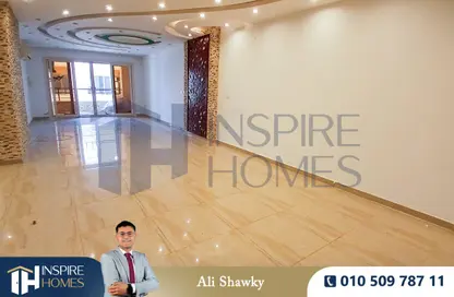 Apartment - 3 Bedrooms - 3 Bathrooms for rent in Smouha - Hay Sharq - Alexandria Apartment - 3 Bedrooms - 3 Bathrooms for rent in Smouha - Hay Sharq - Alexandria