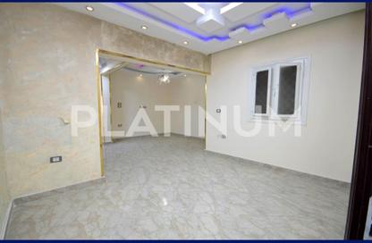 Apartment - 2 Bedrooms - 1 Bathroom for sale in Mahmoud Al Essawy St. - Sidi Beshr - Hay Awal El Montazah - Alexandria