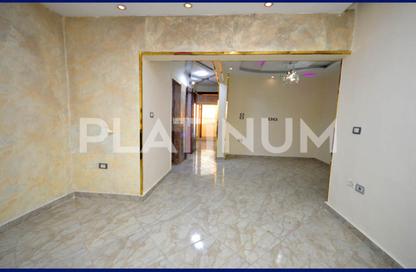 Apartment - 2 Bedrooms - 1 Bathroom for sale in Mahmoud Al Essawy St. - Sidi Beshr - Hay Awal El Montazah - Alexandria