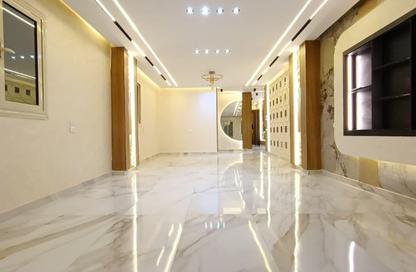 Apartment - 3 Bedrooms - 3 Bathrooms for sale in Gate 4 - Mena - Hadayek El Ahram - Giza