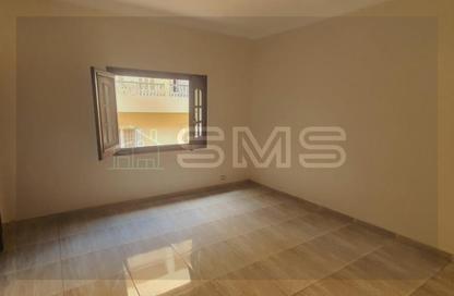 Office Space - Studio - 4 Bathrooms for rent in Okba Ibn Nafaa St. - Al Narges 6 - Al Narges - New Cairo City - Cairo
