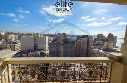 شقة - 3 غرف نوم - 2 حمامات للبيع في الأزاريطة - حي وسط - الاسكندرية