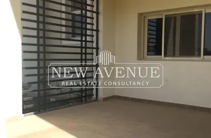 دوبلكس - 3 غرف نوم - 3 حمامات للبيع في سيراس - اب تاون كايرو - المقطم - القاهرة