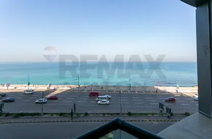 Apartment - 3 Bedrooms - 3 Bathrooms for sale in Camp Chezar - Hay Wasat - Alexandria