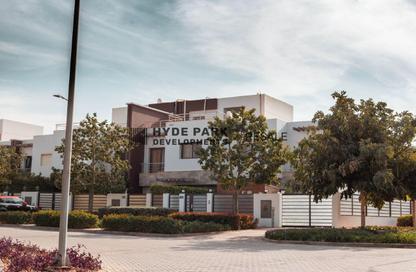 Townhouse - 3 Bedrooms - 4 Bathrooms for sale in Cluster 4 - Hyde Park - New Cairo City - Cairo