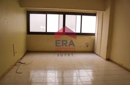 Office Space - Studio - 3 Bathrooms for rent in Al Laselky St. - El Laselky - New Maadi - Hay El Maadi - Cairo