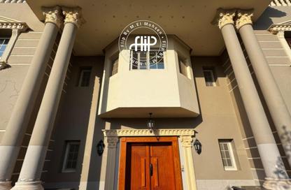 Villa - 6 Bedrooms - 5 Bathrooms for sale in Royal City - Sheikh Zayed Compounds - Sheikh Zayed City - Giza