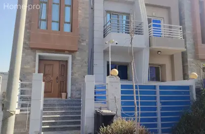 تاون هاوس - 3 غرف نوم - 3 حمامات للبيع في لافيدا البستان - محور 26 يوليو - مدينة 6 أكتوبر - الجيزة