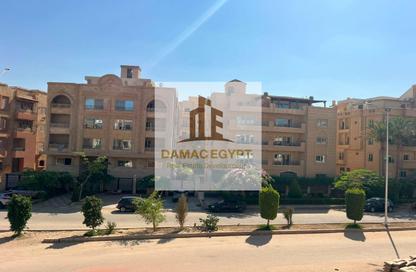 Apartment - 3 Bedrooms - 3 Bathrooms for sale in El Mehwar El khadamy - Central Axis - 8th District - 6 October City - Giza