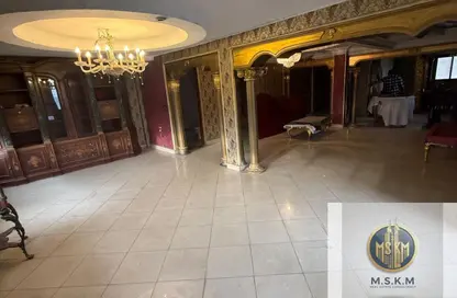 Duplex - 3 Bedrooms - 2 Bathrooms for rent in Al Kasr Al Ainy St. - Abdeen - Cairo