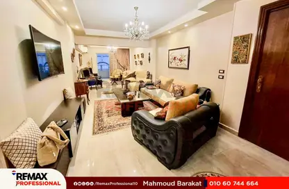 Apartment - 2 Bedrooms - 1 Bathroom for sale in Mohamed Fawzy Moaz St. - Smouha - Hay Sharq - Alexandria