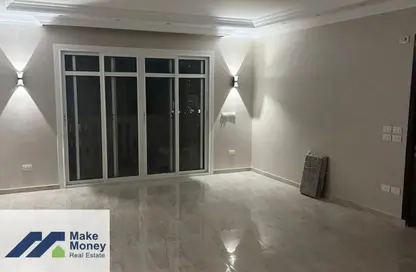 شقة - 2 غرف نوم - 2 حمامات للايجار في مول هايد بارك بيزنس - شارع التسعين الجنوبي - التجمع الخامس - مدينة القاهرة الجديدة - القاهرة