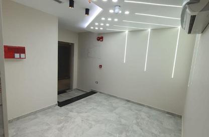 Office Space - 2 Bedrooms - 1 Bathroom for rent in The Gate Plaza Mall - 10th District - Sheikh Zayed City - Giza