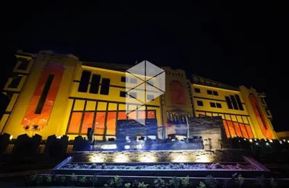 مساحات مكتبية - 6 غرف نوم - 5 حمامات للايجار في شارع التسعين الشمالي - التجمع الخامس - مدينة القاهرة الجديدة - القاهرة