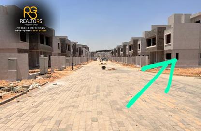 Townhouse - 4 Bedrooms - 4 Bathrooms for sale in Sun Capital - Fayoum Desert road - 6 October City - Giza