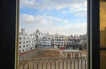 Apartment - 3 Bedrooms - 3 Bathrooms for sale in North Lotus - El Lotus - New Cairo City - Cairo