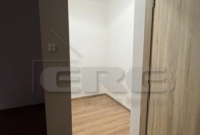 8584232 - Property Image 2