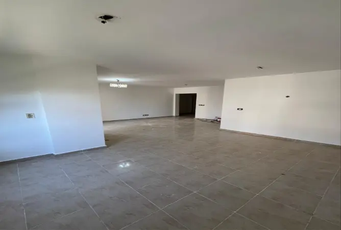 83983695 - Property Image 3