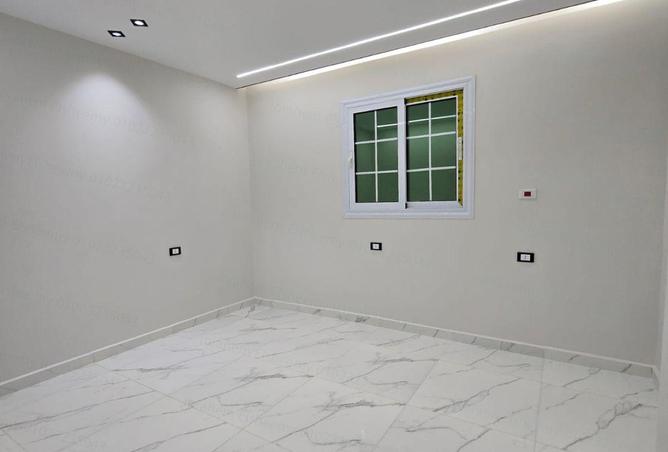 102898186 - Property Image 3