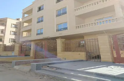 Whole Building - 4 Bedrooms - 3 Bathrooms for rent in South Lotus - El Lotus - New Cairo City - Cairo