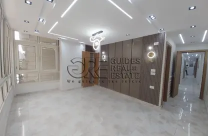 مساحات مكتبية - 3 غرف نوم - 2 حمامات للايجار في شارع شهاب - المهندسين - الجيزة