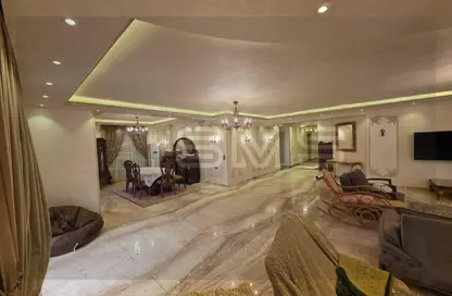 شقة - 3 غرف نوم - 3 حمامات للبيع في شارع بيرم التونسي - النرجس 1 - النرجس - مدينة القاهرة الجديدة - القاهرة