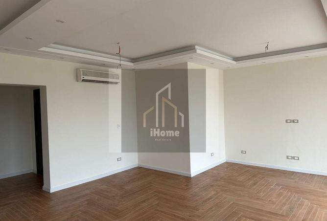 74044489 - Property Image 3