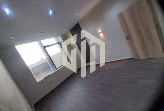 8701105 - Property Image 2