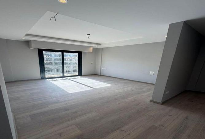 72443225 - Property Main Image