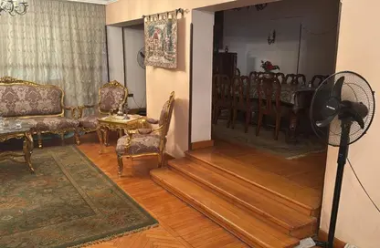 شقة - 3 غرف نوم - 3 حمامات للبيع في شارع الدكتور البطراوي - المنطقة الأولى - مدينة نصر - القاهرة