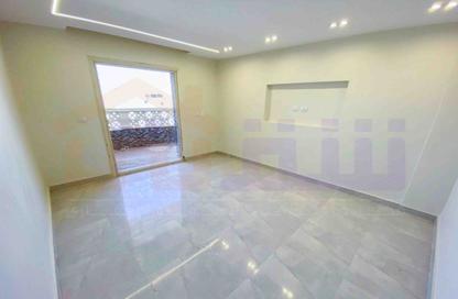 Apartment - 2 Bedrooms - 1 Bathroom for sale in Al Lakhmi St. - Sporting - Hay Sharq - Alexandria