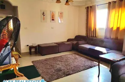 Apartment - 3 Bedrooms - 2 Bathrooms for rent in Omar Lotfy St. - Sporting - Hay Sharq - Alexandria