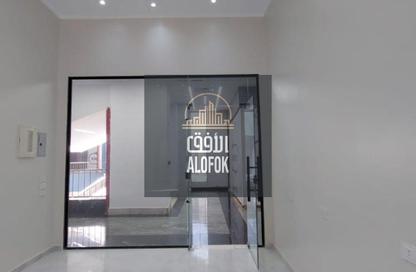 Retail - Studio - 1 Bathroom for rent in Mohamed Naguib Axis - Abou El Houl - New Cairo City - Cairo