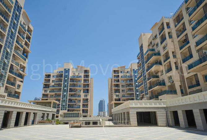 104884290 - Property Image 3