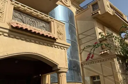 فيلا - 6 غرف نوم - 7 حمامات للبيع في دريم لاند - طريق الواحات - مدينة 6 أكتوبر - الجيزة