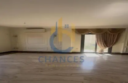 (بنتهاوس  (روف - 5 غرف نوم - 5 حمامات للبيع في شارع مصعب بن عمير - المنطقة ه - حى جنوب الاكايمية - مدينة القاهرة الجديدة - القاهرة