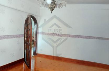 Apartment - 3 Bedrooms - 2 Bathrooms for sale in Tiba St. - Sporting - Hay Sharq - Alexandria Apartment - 3 Bedrooms - 2 Bathrooms for sale in Tiba St. - Sporting - Hay Sharq - Alexandria