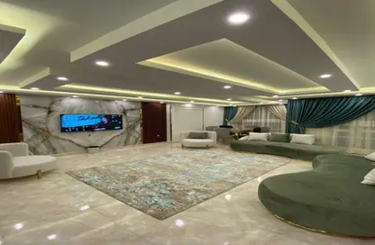 شقة - 3 غرف نوم - 2 حمامات للايجار في شارع عباس العقاد - المنطقة الأولى - مدينة نصر - القاهرة