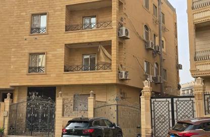 Apartment - 2 - 1 for sale in Mohamed Naguib Axis - Abou El Houl - New Cairo City - Cairo