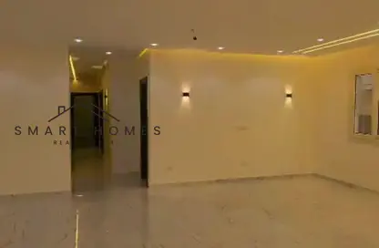 شقة - 3 غرف نوم - 3 حمامات للايجار في الحي السادس عشر - الشيخ زايد - الجيزة