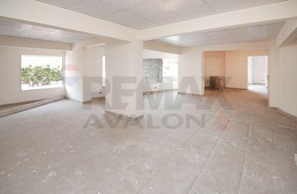 محل تجاري - استوديو - 2 حمامات للايجار في كفر عبده - رشدي - حي شرق - الاسكندرية