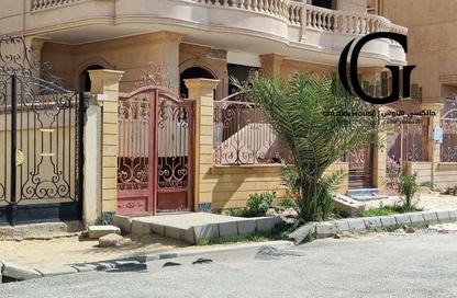 دوبلكس - 4 غرف نوم - 3 حمامات للبيع في المجاورة الرابعة - الحي الرابع غرب - مدينة الشروق - القاهرة