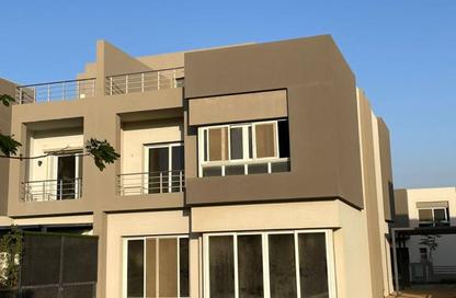 Townhouse - 3 Bedrooms - 3 Bathrooms for sale in Etapa - Sheikh Zayed Compounds - Sheikh Zayed City - Giza