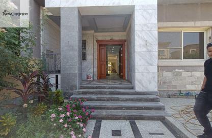Villa - 5 - 5 for rent in Lake View - 5th Settlement Compounds - The 5th Settlement - New Cairo City - Cairo