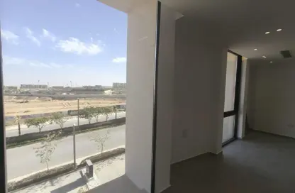 مساحات مكتبية - 2 غرف نوم - 1 حمام للايجار في أو ويست - كمبوندات 6 أكتوبر - مدينة 6 أكتوبر - الجيزة