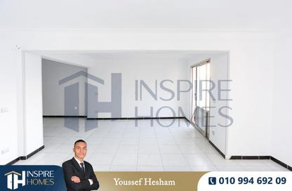 Apartment - 3 Bedrooms - 2 Bathrooms for sale in Bolkly - Hay Sharq - Alexandria